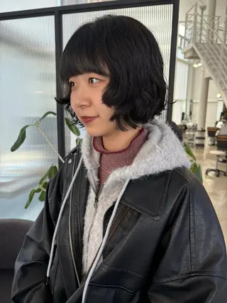 ショート パーマ tomo🍒パーマ ハイトーン似合わせのヘアスタイル