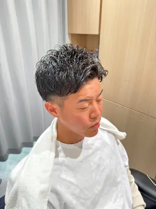 ショート パーマ メンズ 【24時まで営業✨】 吉本 成樹のヘアスタイル