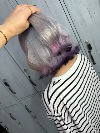 セミロング カラー ブリーチ特化🌈 MANATOのヘアスタイル