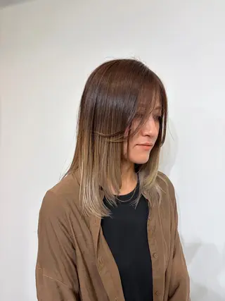 カラー LOA Riaのヘアスタイル