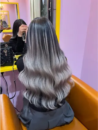 ロング カラー＋ちび編み込み エクステ梅田🐨のヘアスタイル