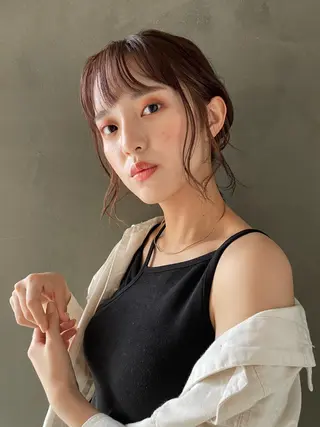 ミディアム カラー clomus AZUのヘアスタイル