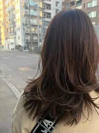 セミロング カラー cana 札幌レイヤースタイルのヘアスタイル