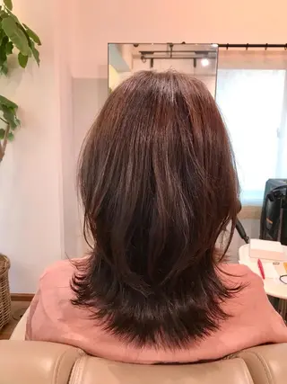 セミロング 吉田 小百合のヘアスタイル