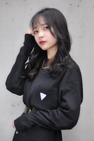 セミロング カラー 藤原 ちひろのヘアスタイル
