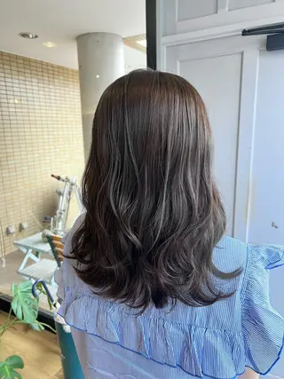 ロング カラー ツキダテ ユイのヘアスタイル