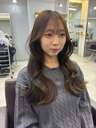 ロング カラー 桐生 かれんのヘアスタイル