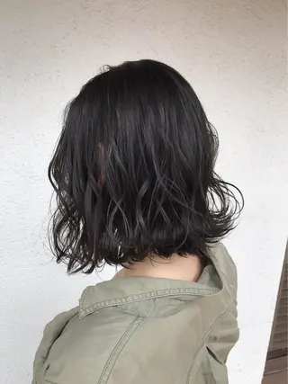 ショート kana .オリーブ /ナチュラルヘアのヘアスタイル