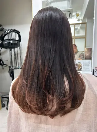 セミロング カラー ヘアアレンジ Rina🍒レイヤー 透明感ブリーチ💎のヘアスタイル