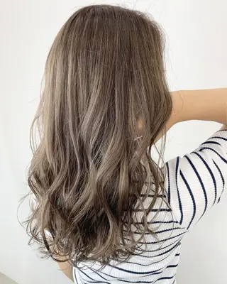 セミロング 山田 絵里菜のヘアスタイル