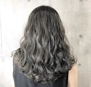 セミロング 艶髪🫧透明感 🦄岡庭春菜🎀のヘアスタイル