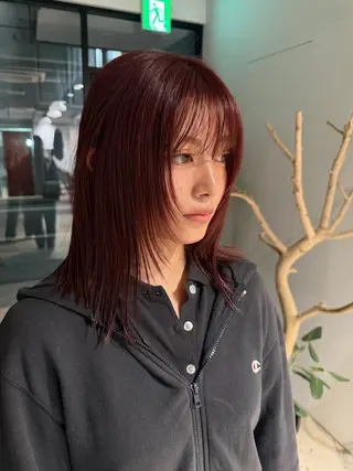 セミロング 佐保 宥南のヘアスタイル