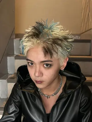 ショート カラー パーマ メンズ 岩城 滉成のヘアスタイル