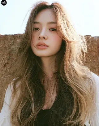 ロング カラー 🌿透明感カラー レイヤーカットのヘアスタイル