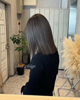 ミディアム カラー NANA／trend style🕊🍑のヘアスタイル