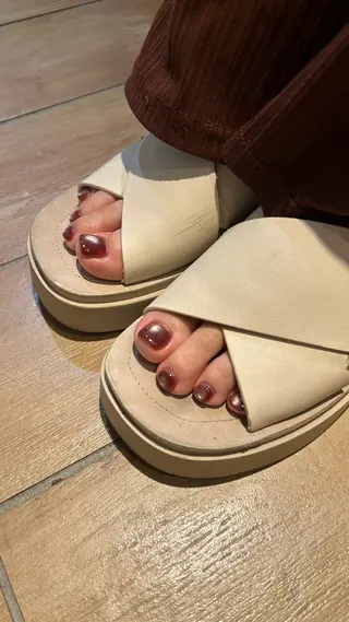 ネイル 𝗶𝗿𝗼𝗵𝗮 ໒꒱ 𓏸*˚のネイルデザイン