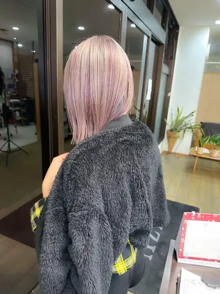 ショート カラー ブリーチカラー🫧 森　凪沙のヘアスタイル