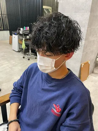 ショート パーマ メンズ 勝毛 広貴のヘアスタイル