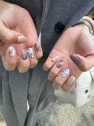 ネイル LAVISH 大和店 🤱子連れ大歓迎のネイルデザイン