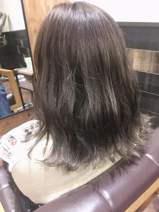 ミディアム カラー 栗林 実莉のネイルデザイン
