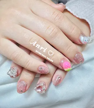 ネイル 𝓐𝓷𝓻𝓲 XiinhNailのネイルデザイン