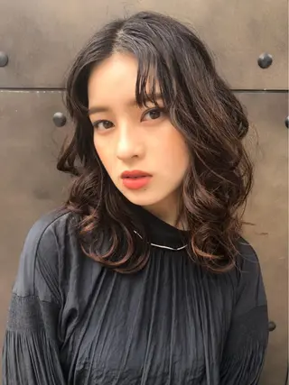 セミロング カラー ヘアアレンジ ✨👑お洒落ショート ❣️村上せいな✨のヘアスタイル