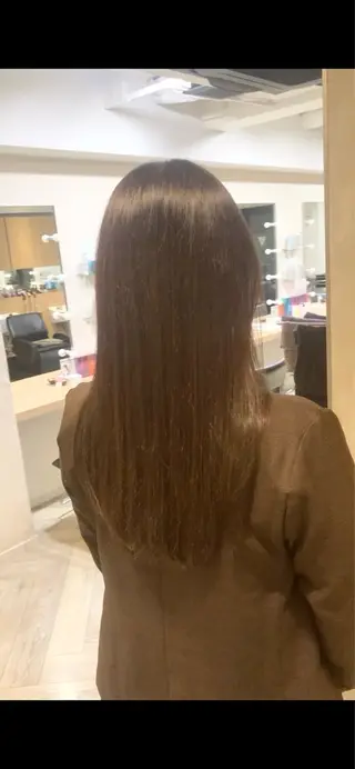 セミロング 伊藤 鳳雅のヘアスタイル
