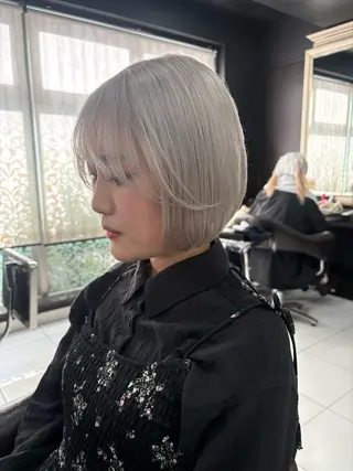 ショート カラー グレージュ達人/赤み 消し/ブリーチ/岩崎のヘアスタイル