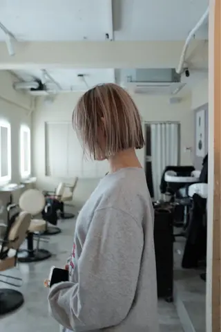 ミディアム カラー OPUSダブルカラー ケアブリーチのヘアスタイル