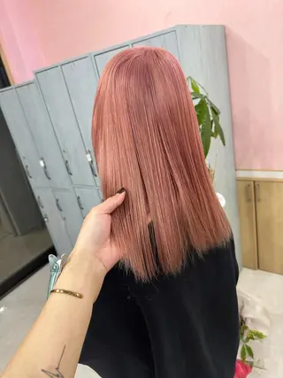 ロング カラー ブリーチ特化🌈 MANATOのヘアスタイル
