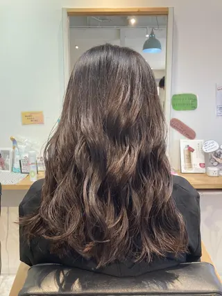 セミロング カラー 【女性指名No.1】 西口直子のヘアスタイル