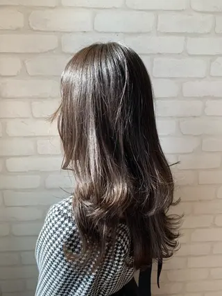 ロング 秋葉 万柚子のヘアスタイル