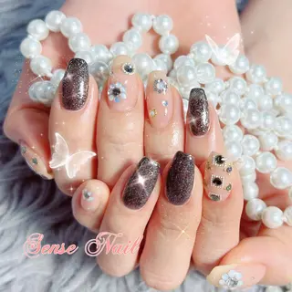 ネイル 🦋 Queenieのネイルデザイン