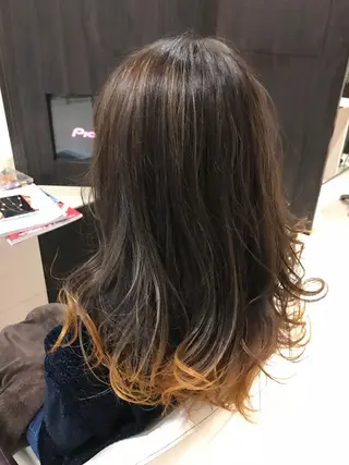 セミロング カラー Oopsレイヤー 加藤澄都のヘアスタイル
