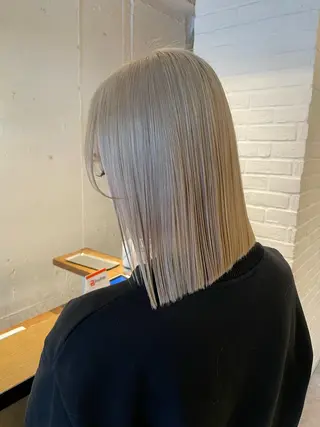 ミディアム カラー hisano / ハイトーン・透明感のヘアスタイル