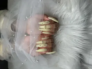 ネイル PEEKABOO 旧:momo京橋のネイルデザイン