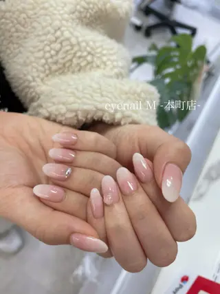 ネイル nailst Hのネイルデザイン