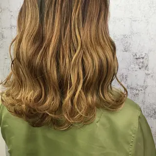 ロング カラー 小顔レイヤー/ ベージュ🤍Rieのヘアスタイル