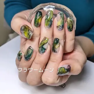 ネイル フラワー ムーンのネイルデザイン