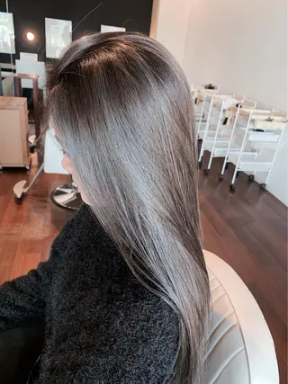 ロング カラー そそ　喜 多のヘアスタイル