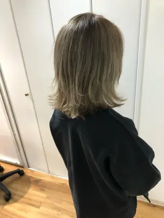 ミディアム カラー ブリーチ特化 梅田本多翔のヘアスタイル