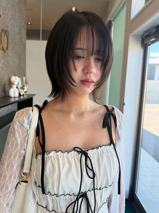 ショート moe🥣小顔顔周り /艶カラーのヘアスタイル