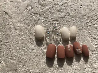 ネイル パラあり！フィルイン 美フォルムのネイルデザイン