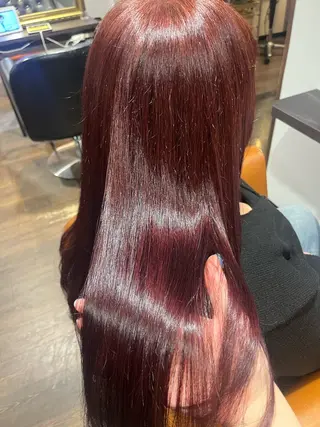 ロング カラー 小泉 ゆあのヘアスタイル