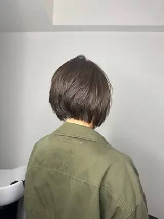 ショート カラー 大人な抜け感レイヤー remi🖤のヘアスタイル