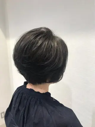 ショート カラー ヘアアレンジ 白髪ぼかしハイライト 茗荷谷駅徒歩2分のヘアスタイル