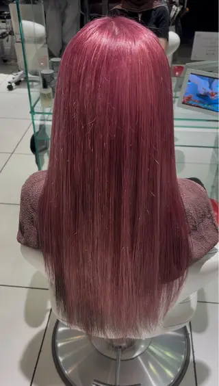 ロング カラー 新開 羽音のヘアスタイル