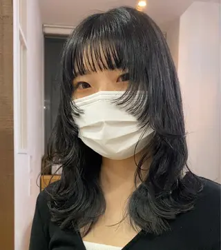 ミディアム カラー 横尾 歩のヘアスタイル