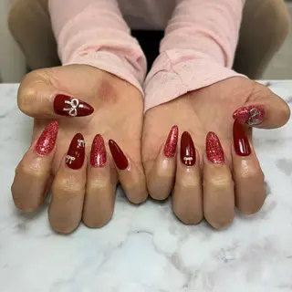 salon UNE LMA見習いスタッフのネイルデザイン