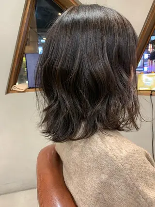 ミディアム 吉田 茉生のヘアスタイル